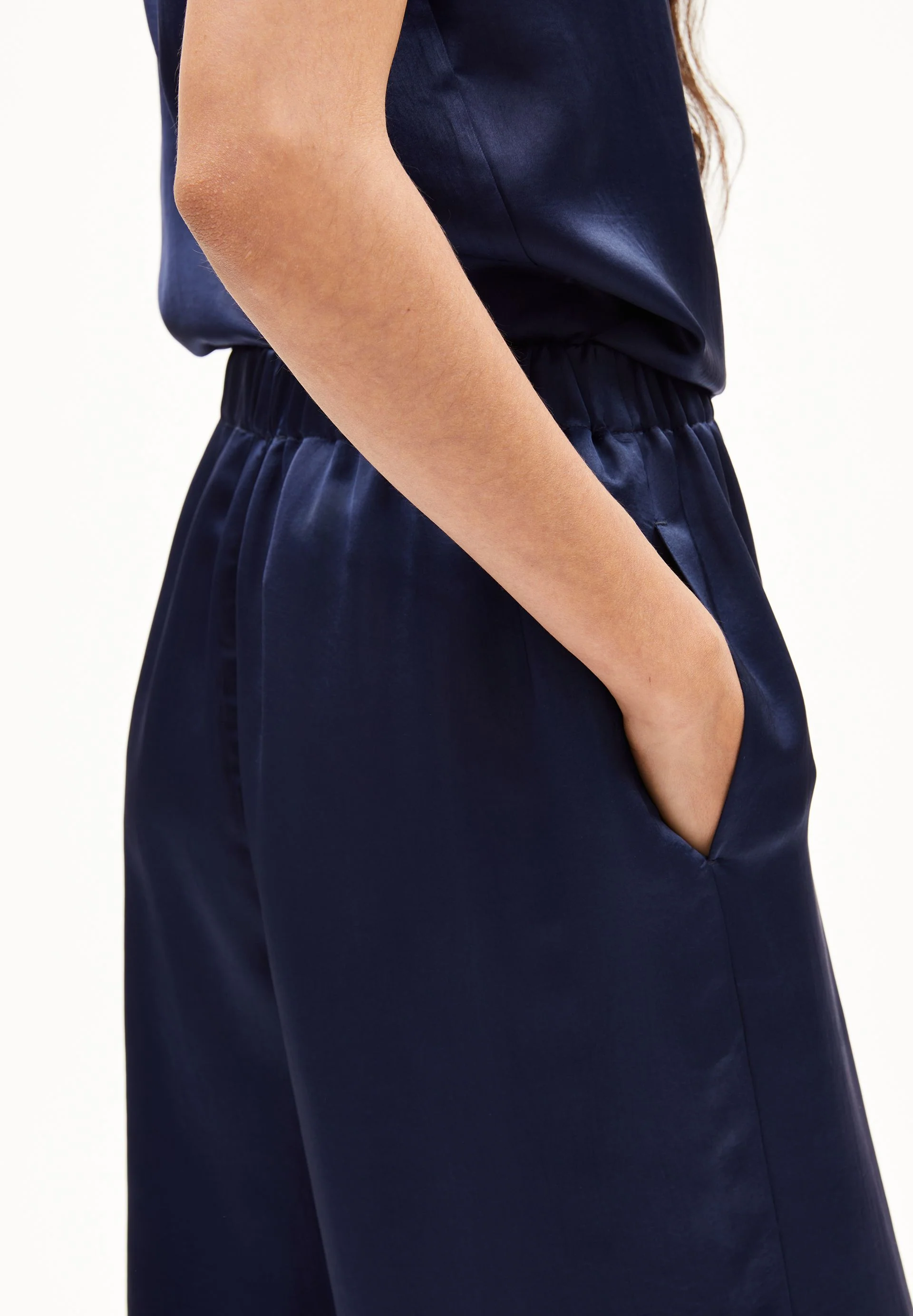 JONVAALIE NIALAA HOSE | tinted navy - Image 3