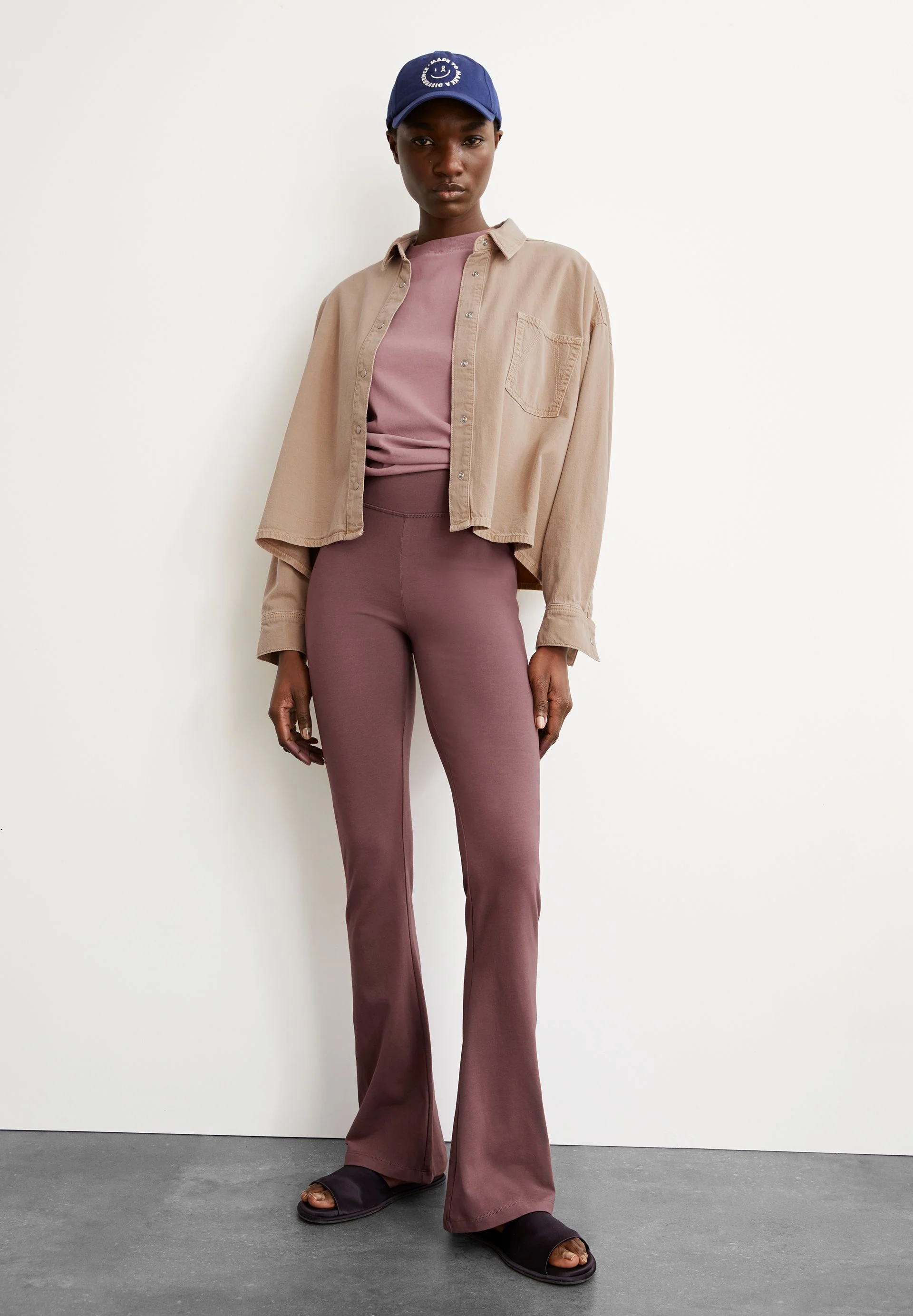 REHMAA LEGGINGS | dark berry - Image 4