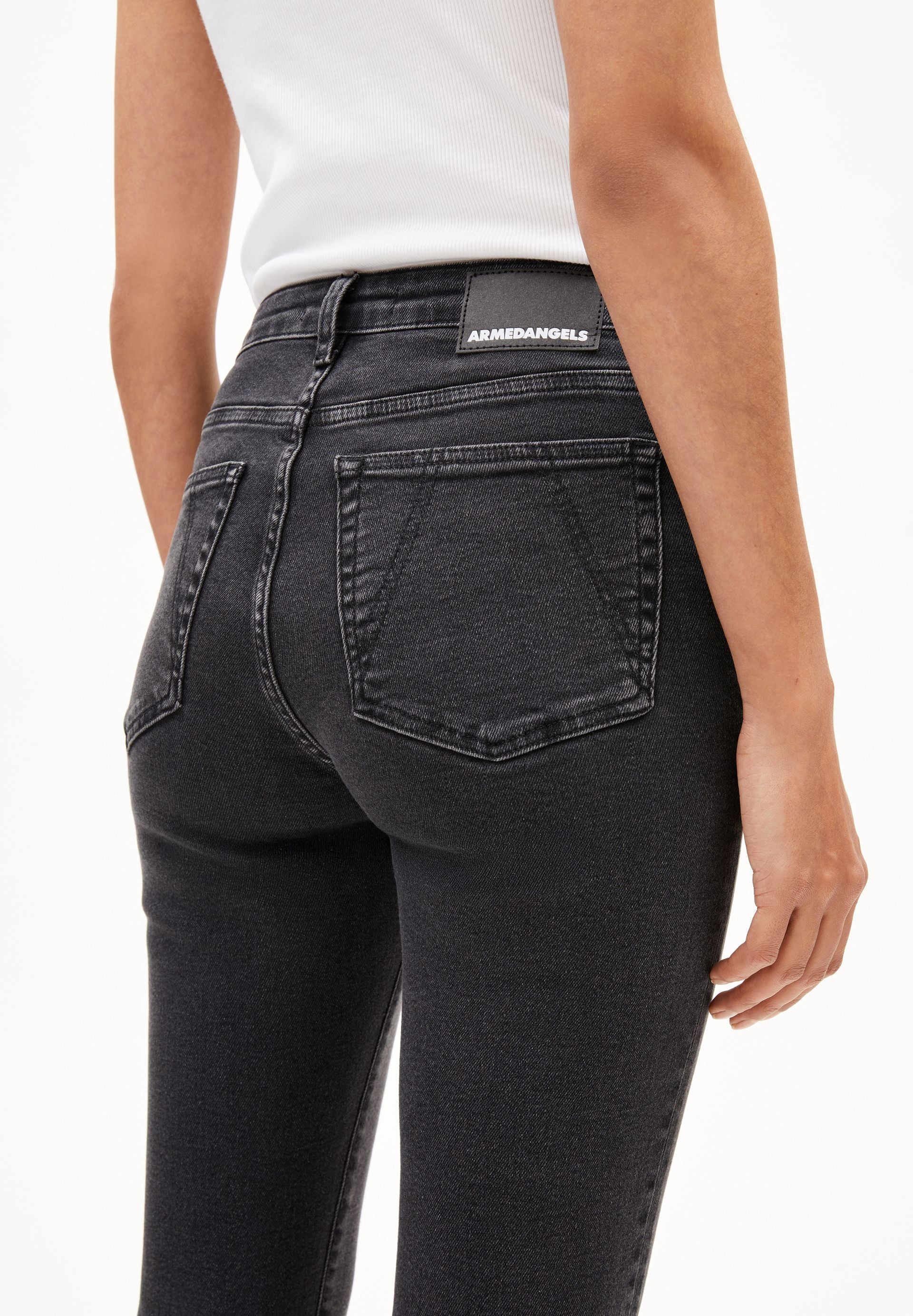 TILLAA MID WAIST SKINNY JEANS | true black washed - Image 3